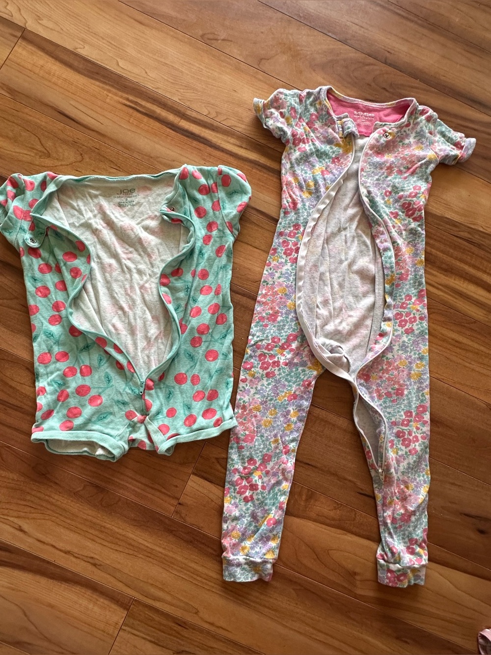 5 Girls Summer One Piece Jammies in Excellent Condition